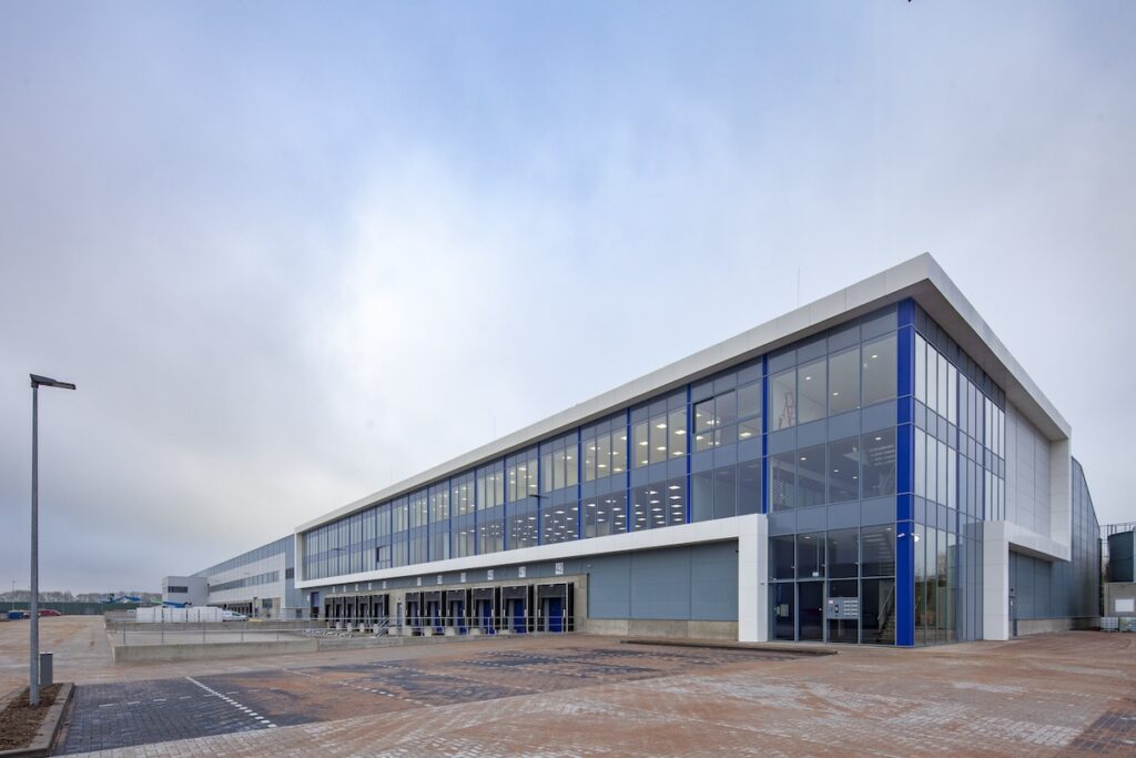 Foto van de nieuwbouw van VDH The Freight Managers op Nieuw Reijerwaard